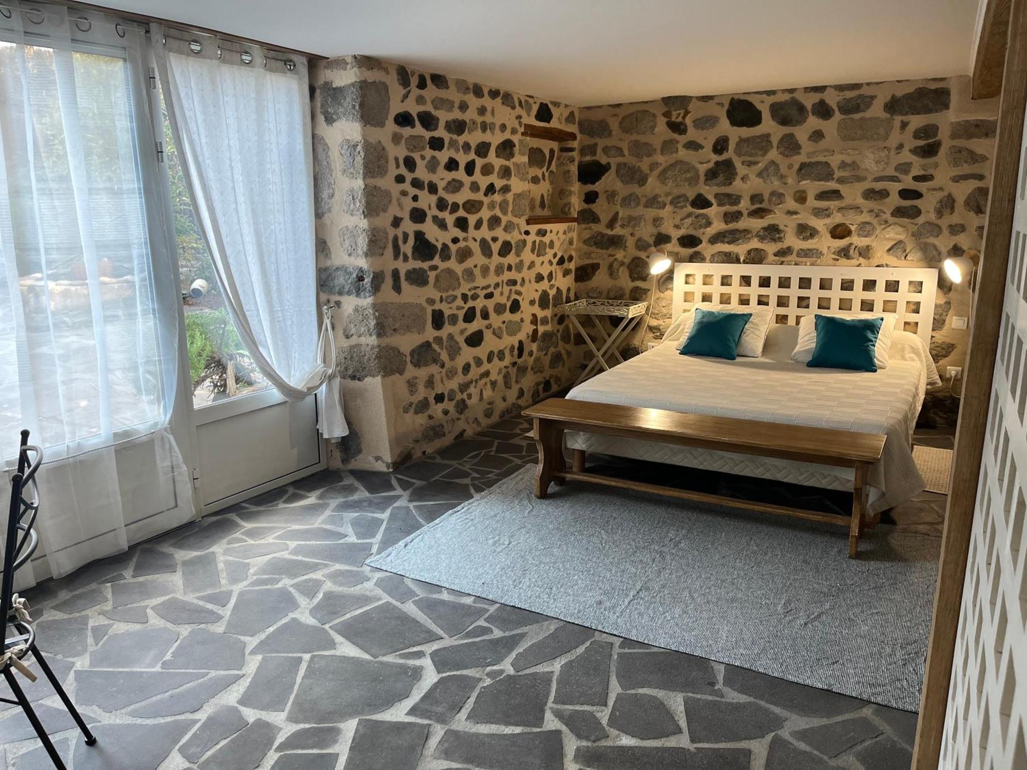 La Cour Carree Hotel Perrier ภายนอก รูปภาพ