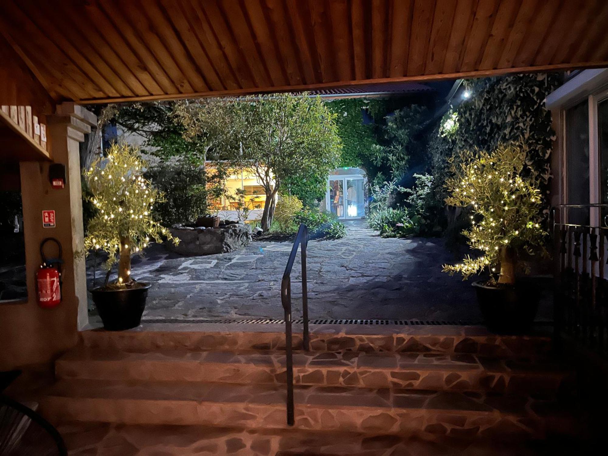 La Cour Carree Hotel Perrier ภายนอก รูปภาพ