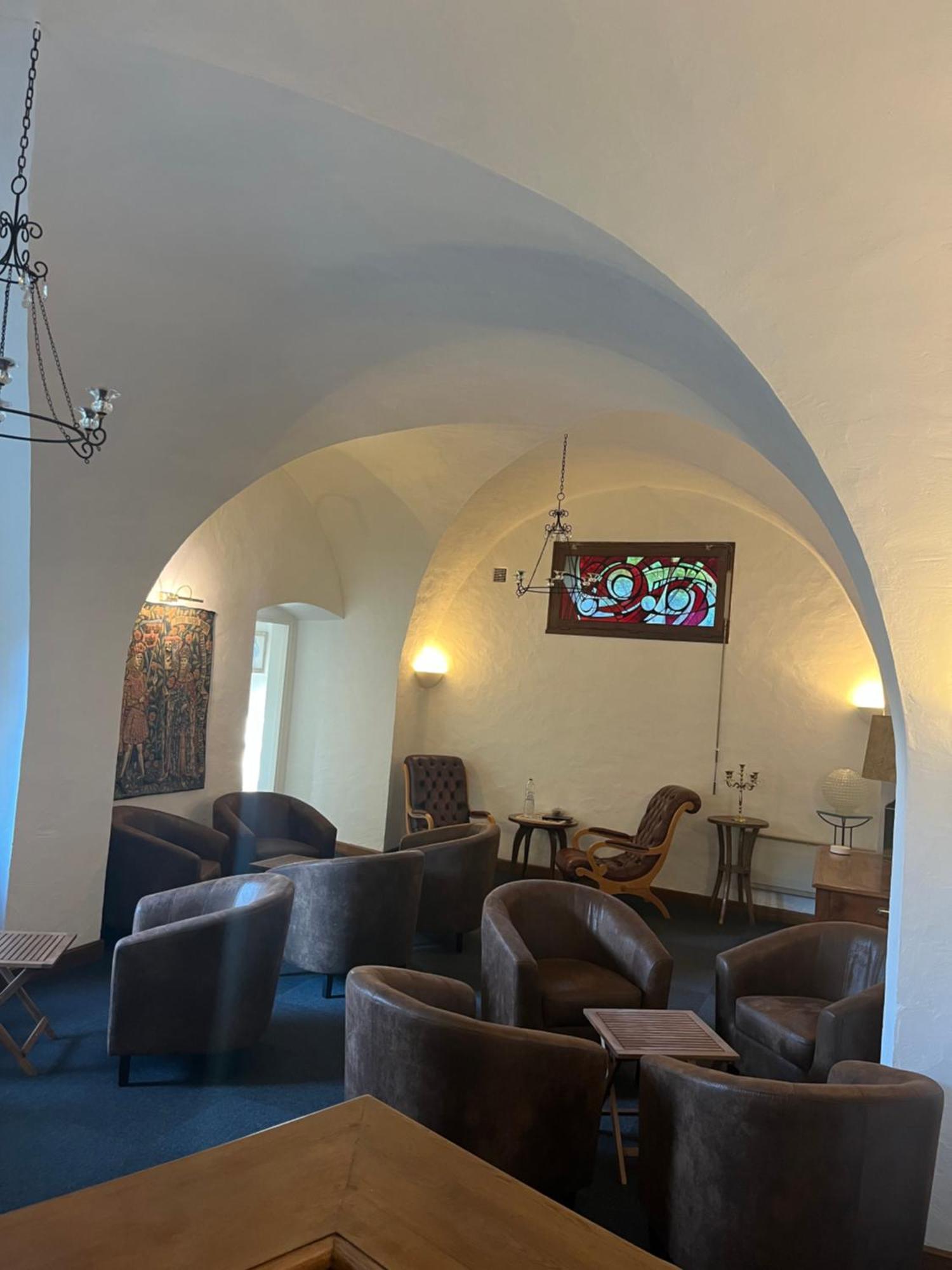 La Cour Carree Hotel Perrier ภายนอก รูปภาพ
